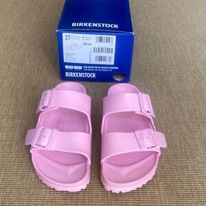 NWT Birkenstock Light Pink Sandals